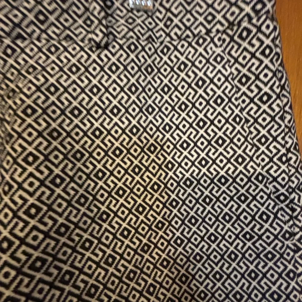 Banana Republic Women's Size‎ 4 Hampton Fit Navy Design Flat Front Shorts EUC